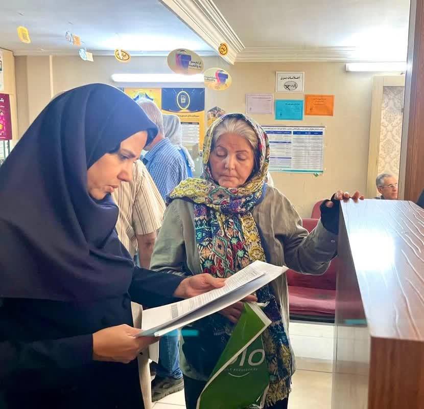 مدیر صندوق بازنشستگی خراسان رضوی از سه دفتر پیشخوان دولت بازدید کرد