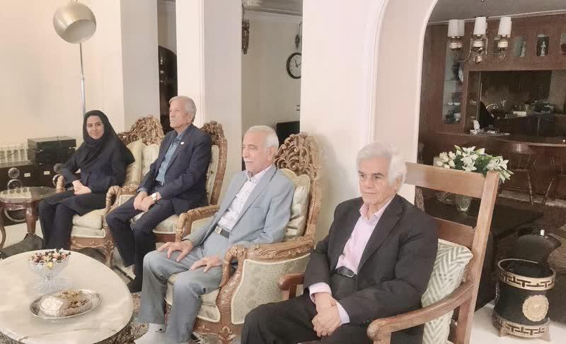 عیادت مدیر صندوق بازنشستگی خراسان رضوی از رئیس کانون بازنشستگان دانشگاه علوم پزشکی مشهد