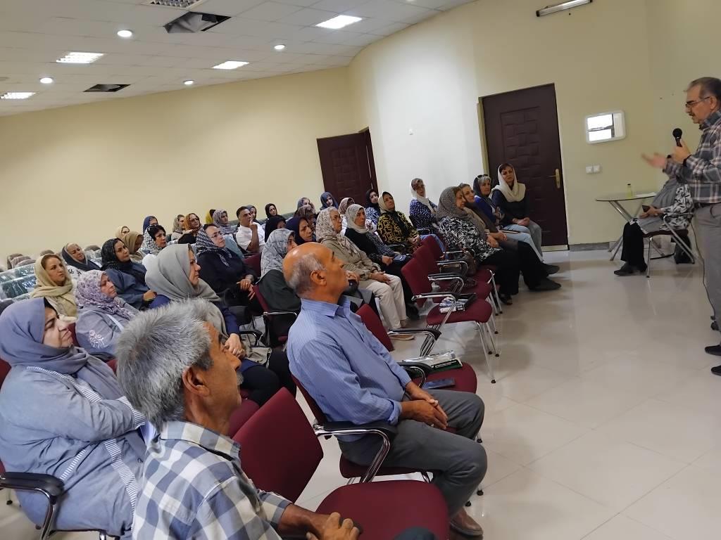 برگزاری دوره های کتابخوانی برای بازنشستگان در خانه امید نیشابور