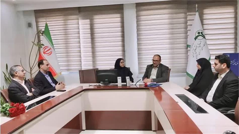تجلیل مدیرکل تعاون، کار و رفاه اجتماعی خراسان رضوی از کارکنان صندوق بازنشستگی استان